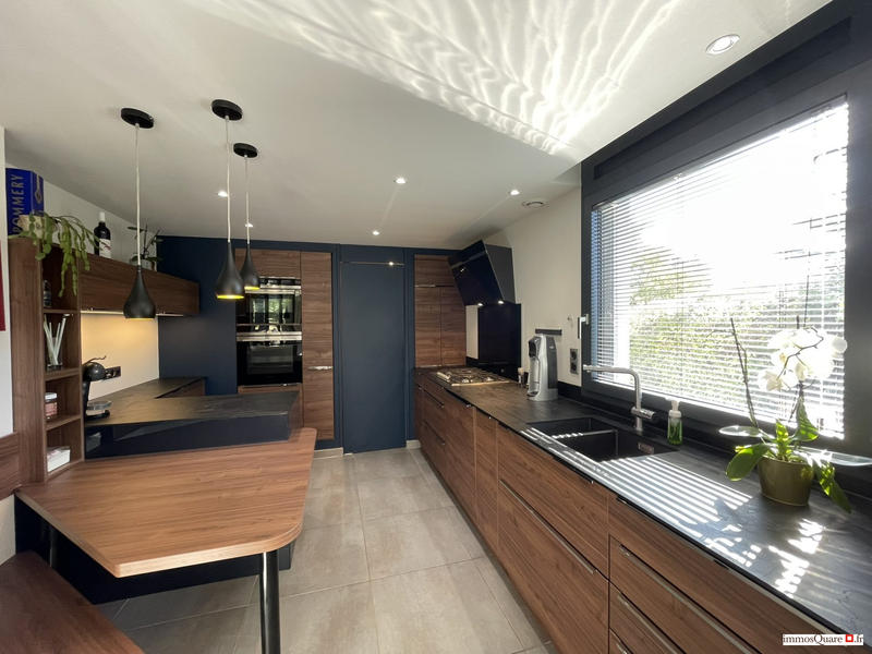 Maison - 180 m² - 6 pièces