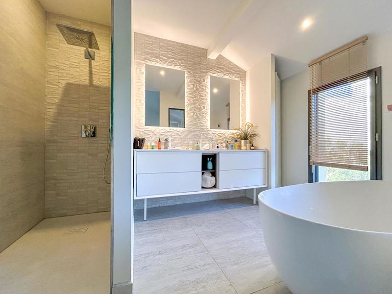 Maison - 170 m² - 6 pièces