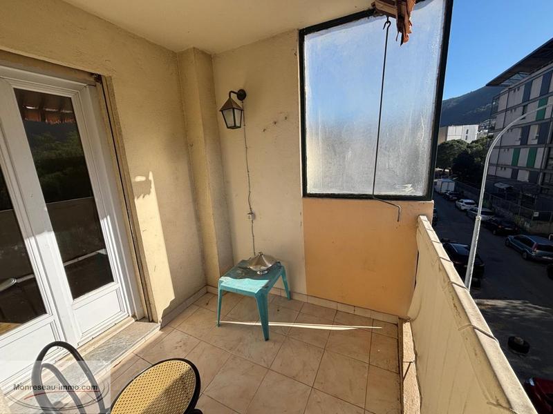 Appartement - 93 m² - 4 pièces