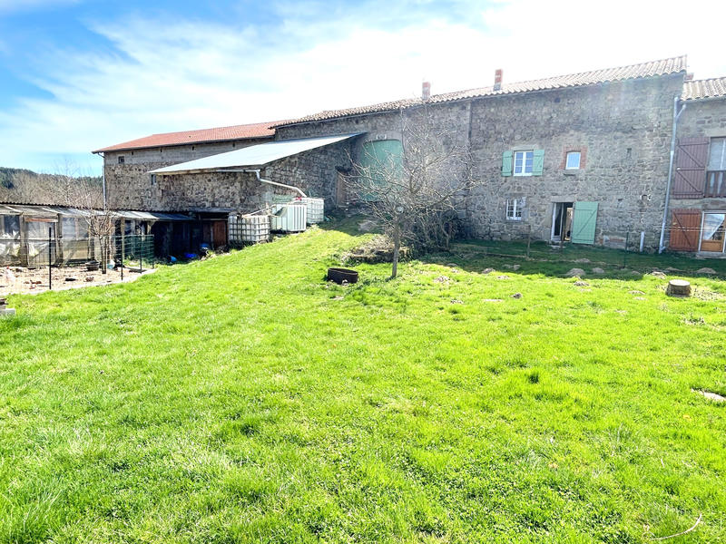 Maison - 104 m² - 4 pièces