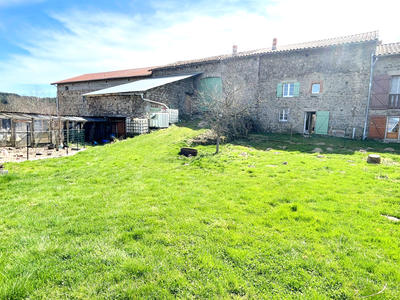 Maison - 104 m² - 4 pièces