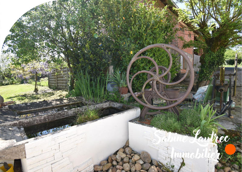 Propriété - 270 m² - 7 pièces