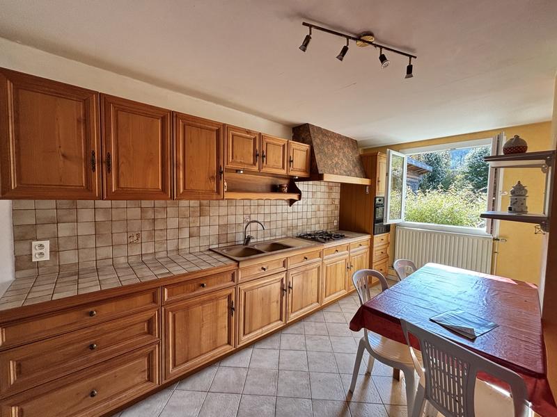 Maison - 92 m² - 5 pièces