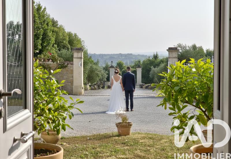 Maison - 940 m² - 23 pièces