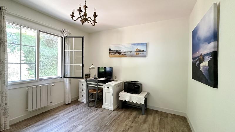 Maison - 265 m² - 7 pièces