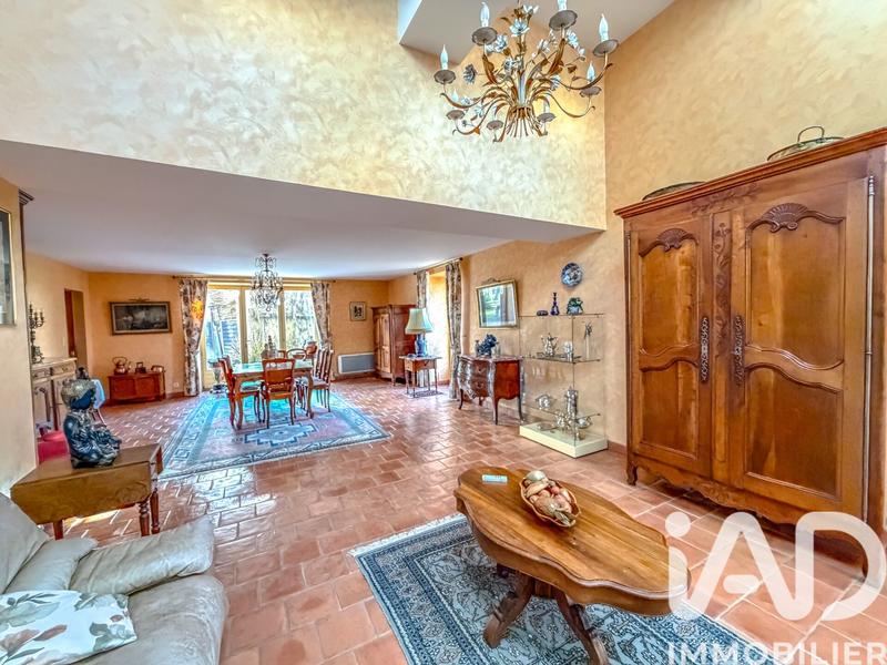 Maison - 211 m² - 6 pièces