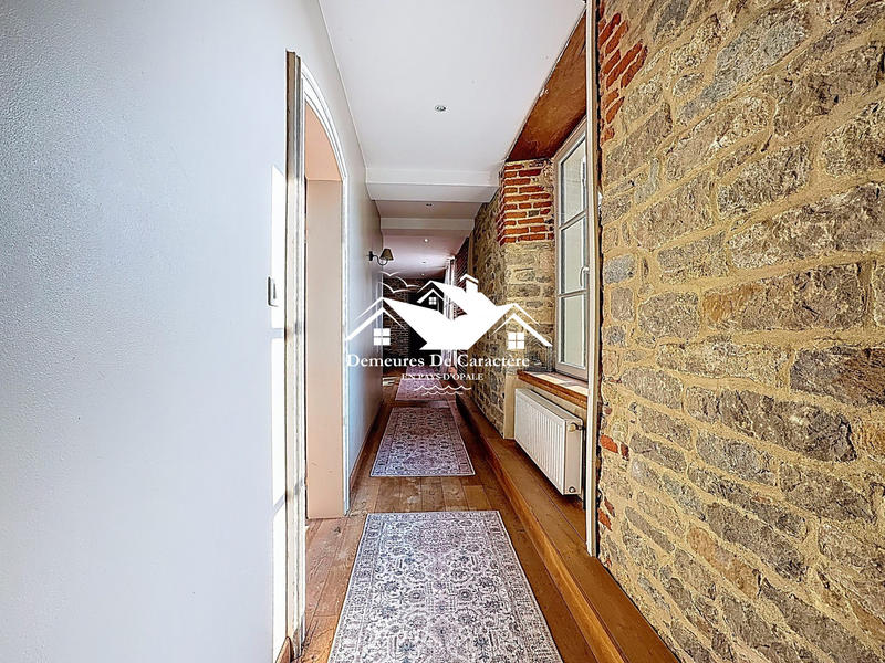 Maison - 318 m² - 12 pièces