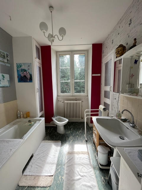 Maison - 177 m² - 7 pièces