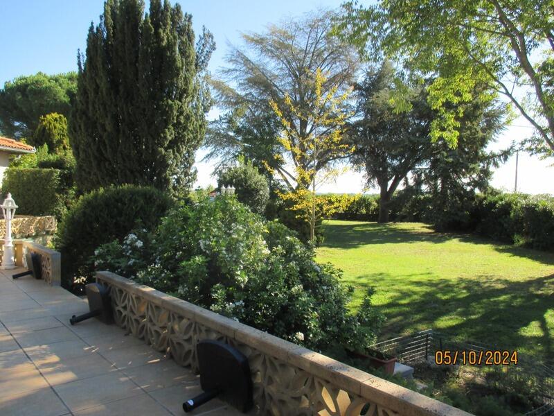 Maison - 186 m² - 8 pièces