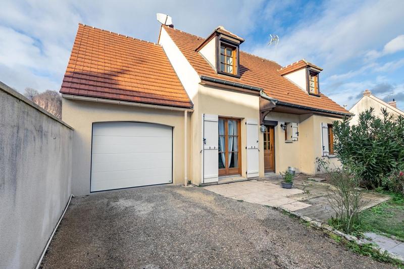 Maison - 99 m² - 4 pièces