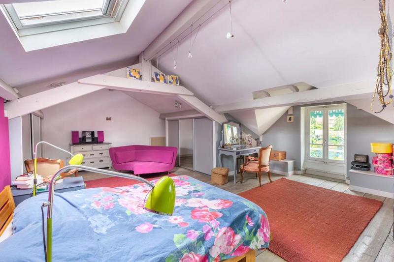 Maison - 320 m² - 8 pièces