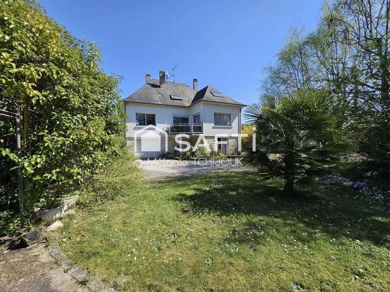 Maison - 215 m² - 9 pièces