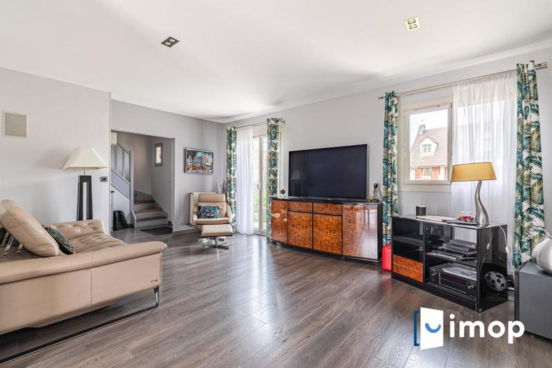 Maison - 110 m² - 6 pièces