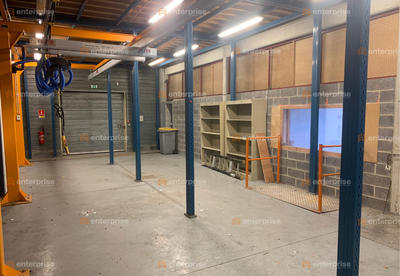 Local d'activité / Entrepôt - 1 227 m²