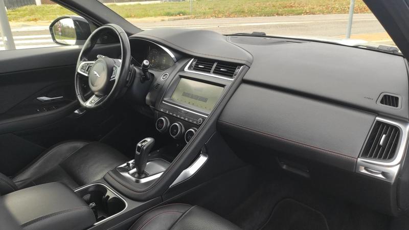 Jaguar E-Pace 2.0 d 150 Awd Bva R-Dynamic Chequered Flag