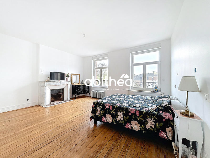 Maison - 280 m² - 11 pièces