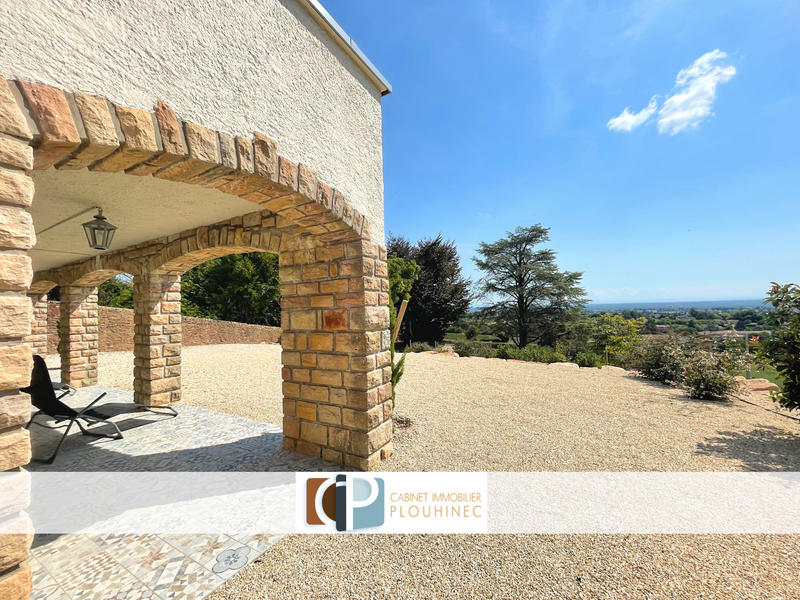 Maison - 245 m² - 7 pièces