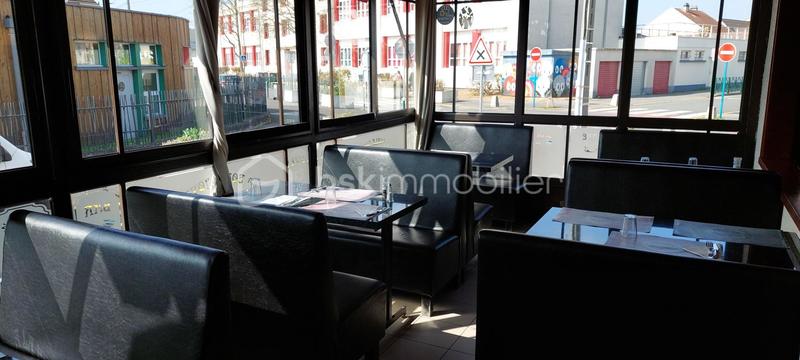 Local commercial - 140 m² - 7 pièces