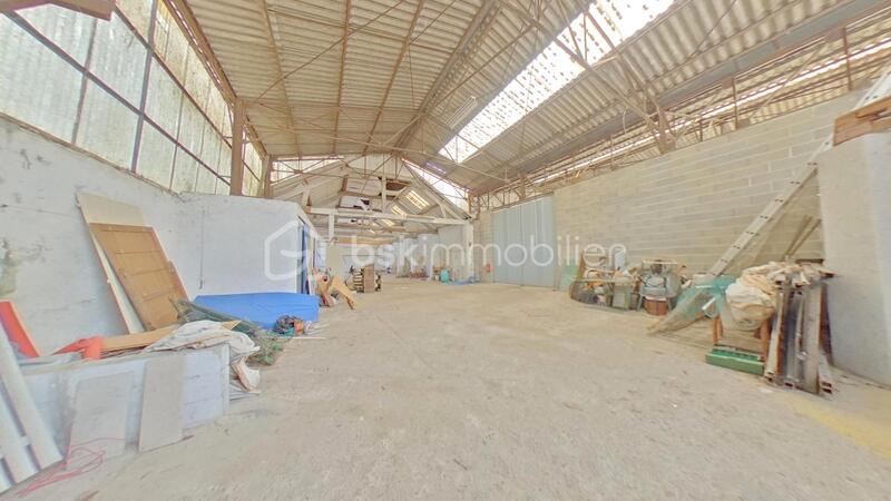 Parking / Garage - 770 m²