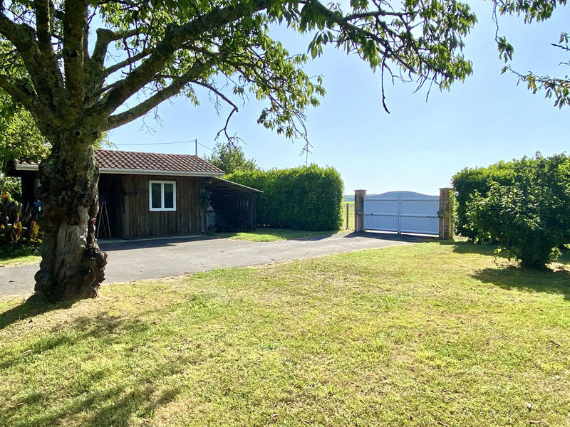 Maison - 232 m² - 7 pièces