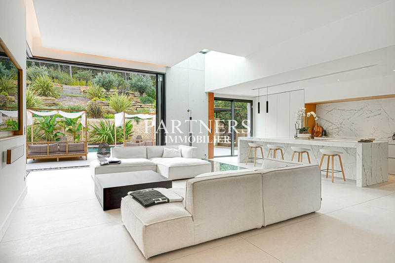 Maison contemporaine - 350 m² - 6 pièces