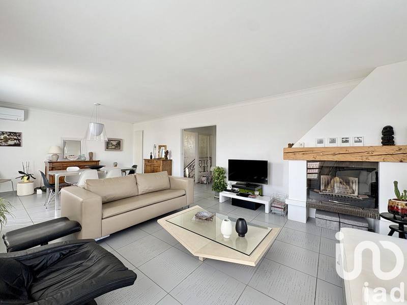 Maison - 209 m² - 6 pièces