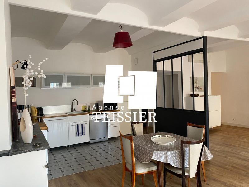 Appartement - 82 m² - 2 pièces