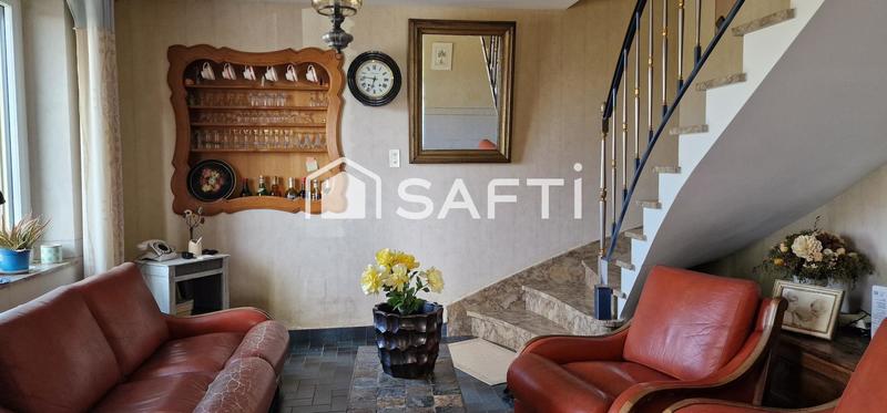 Maison - 222 m² - 8 pièces