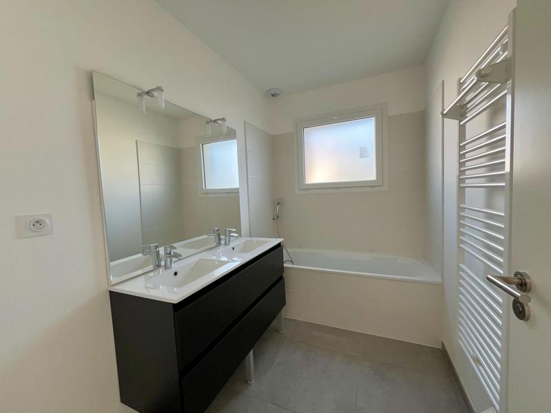 Maison - 102 m² - 4 pièces