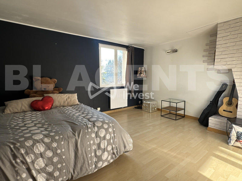 Maison - 225 m² - 7 pièces