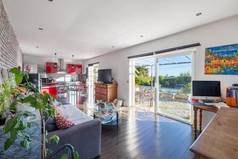 Villa - 195 m² - 8 pièces