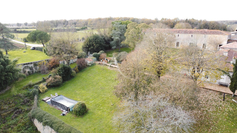 Demeure - 270 m² - 8 pièces