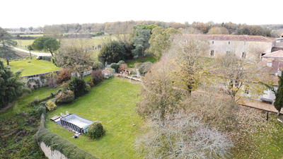 Demeure - 270 m² - 8 pièces