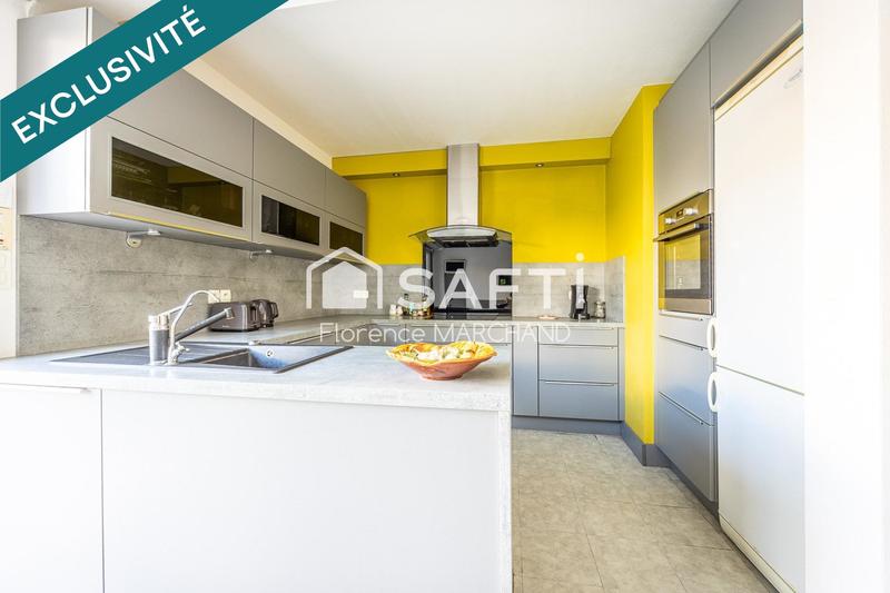 Maison - 205 m² - 6 pièces