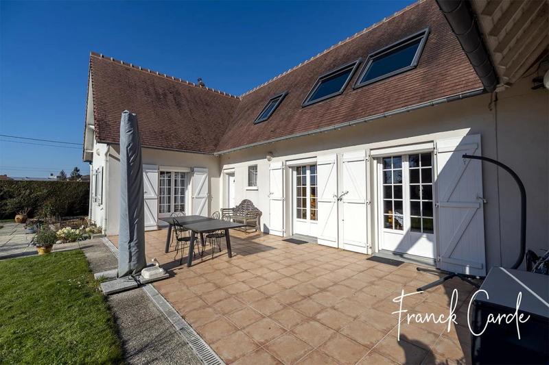 Villa - 225 m² - 8 pièces