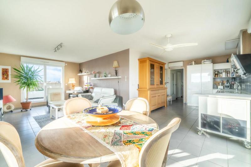 Appartement - 94 m² - 4 pièces