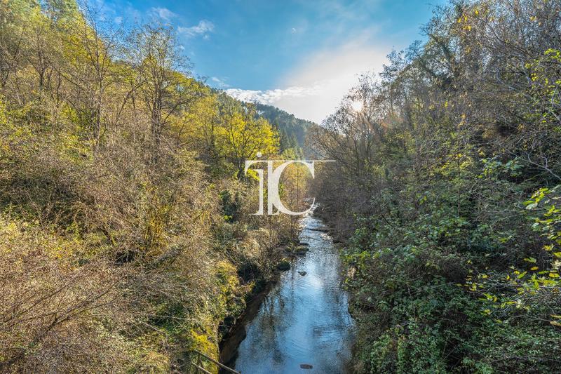 Maison - 324 m² - 13 pièces