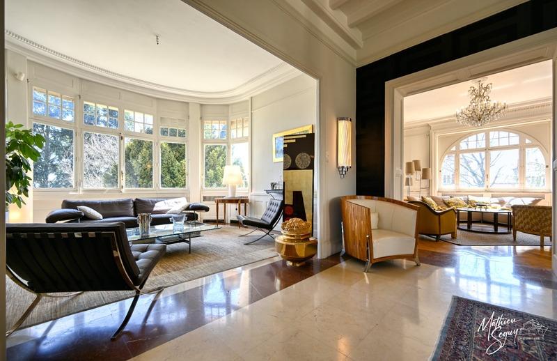 Propriété - 525 m² - 13 pièces