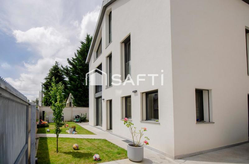 Maison - 185 m² - 8 pièces