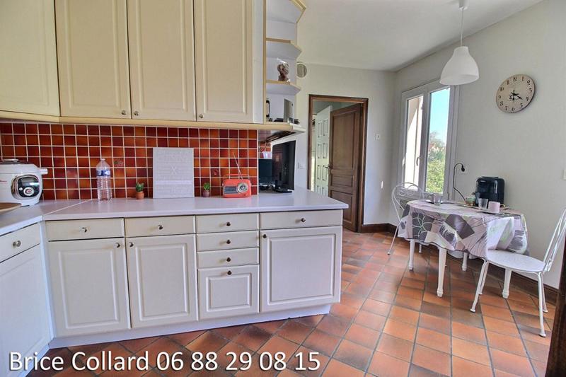 Maison - 220 m² - 8 pièces