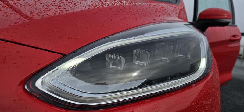 Ford Fiesta 1.0 100 St Line phare full led + keyfree + distri neuve