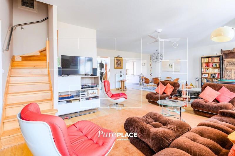 Maison - 250 m² - 7 pièces