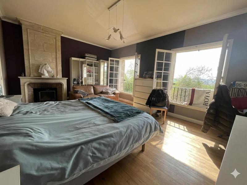 Propriété - 260 m² - 5 pièces