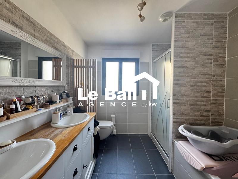 Maison - 102 m² - 5 pièces