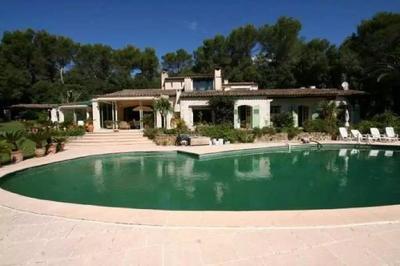 Villa - 370 m²