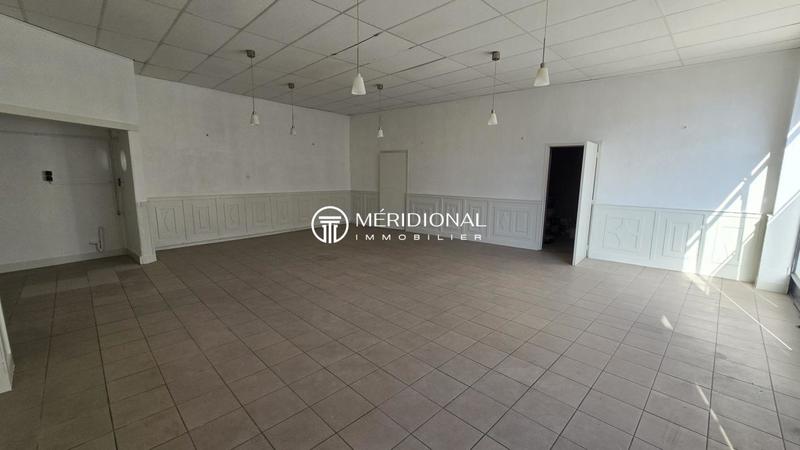 Local commercial - 110 m² - 5 pièces