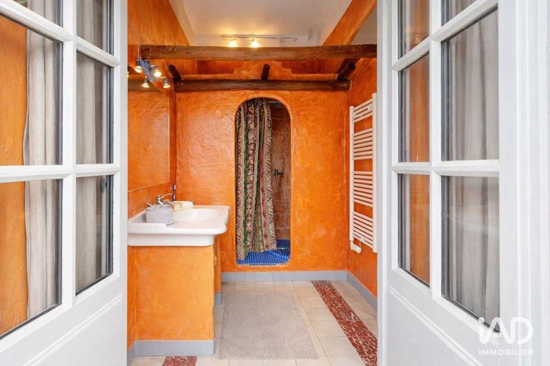 Maison - 331 m² - 8 pièces