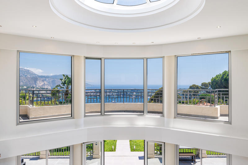 Maison - 350 m² - 7 pièces