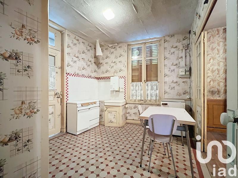 Maison - 304 m² - 9 pièces