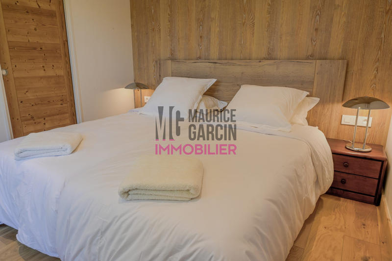 Maison - 250 m² - 8 pièces